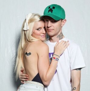 Who Is Deadmau5 Girlfriend Or Wife In 2022? Know His Ex Lindsey Gayle Evans