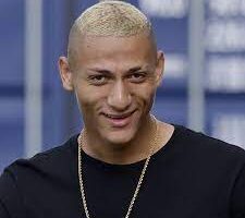 Richarlison Currently Has His Hair Blonde