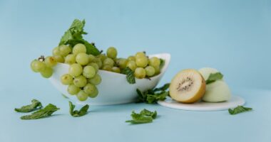 Green Grapes Calories And Nutrition Facts, and Health Benefits