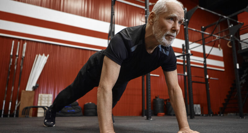 6 Regular Strength Exercises All Men Should Do in Their 60s