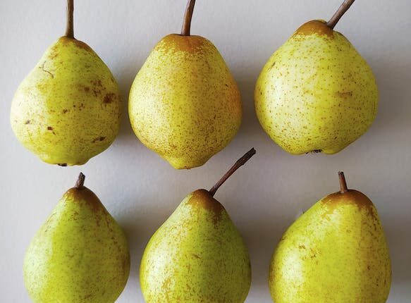 7 Health Benefits of Eating Pears at Night