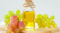 7 Amazing Health Benefits of Grapeseed Oil For Skin and Hair