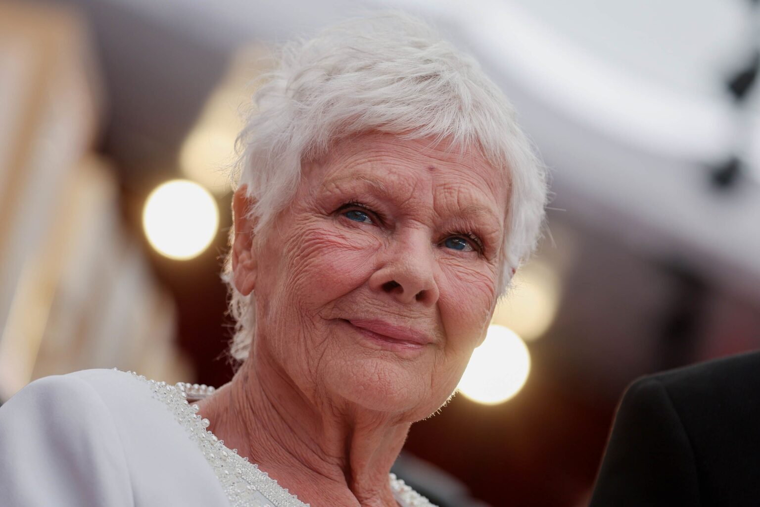 Judi Dench's Macular Degeneration Experience